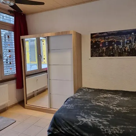 Tante Emma Hongkong Apartman *