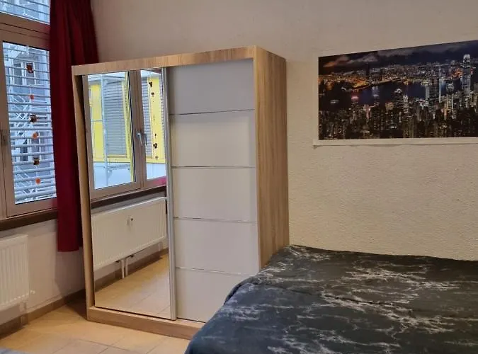 Tante Emma Hongkong Apartman *